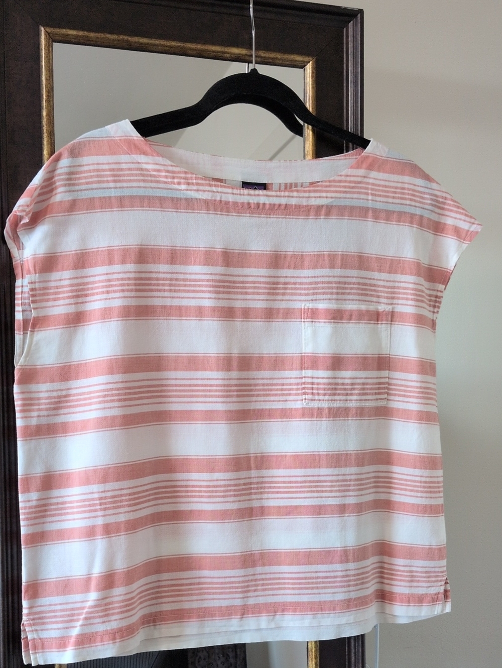 Patagonia Women’s L Coral White Striped Cap Sleeve Relaxed Fit Top Minimalist